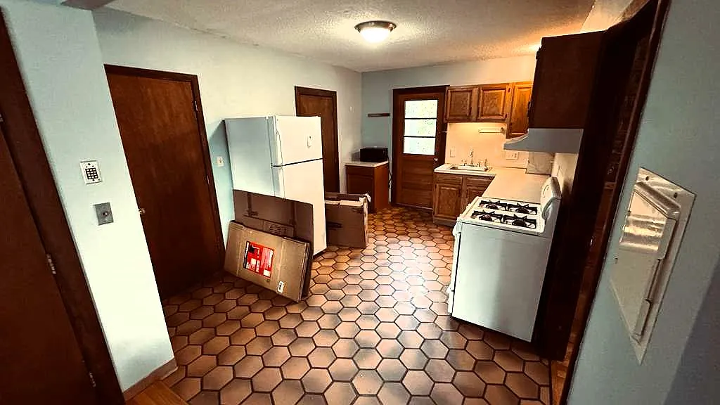 2 bed, 1200 sqft, $4,000 — Photo 1