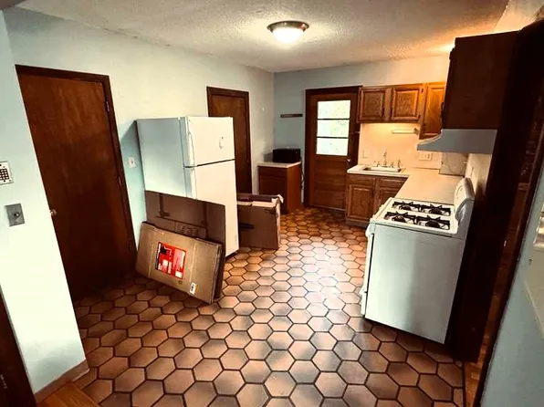 62 River St APT 3, Cambridge, MA 02139