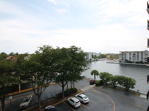 5th image of 301 174th St APT 505