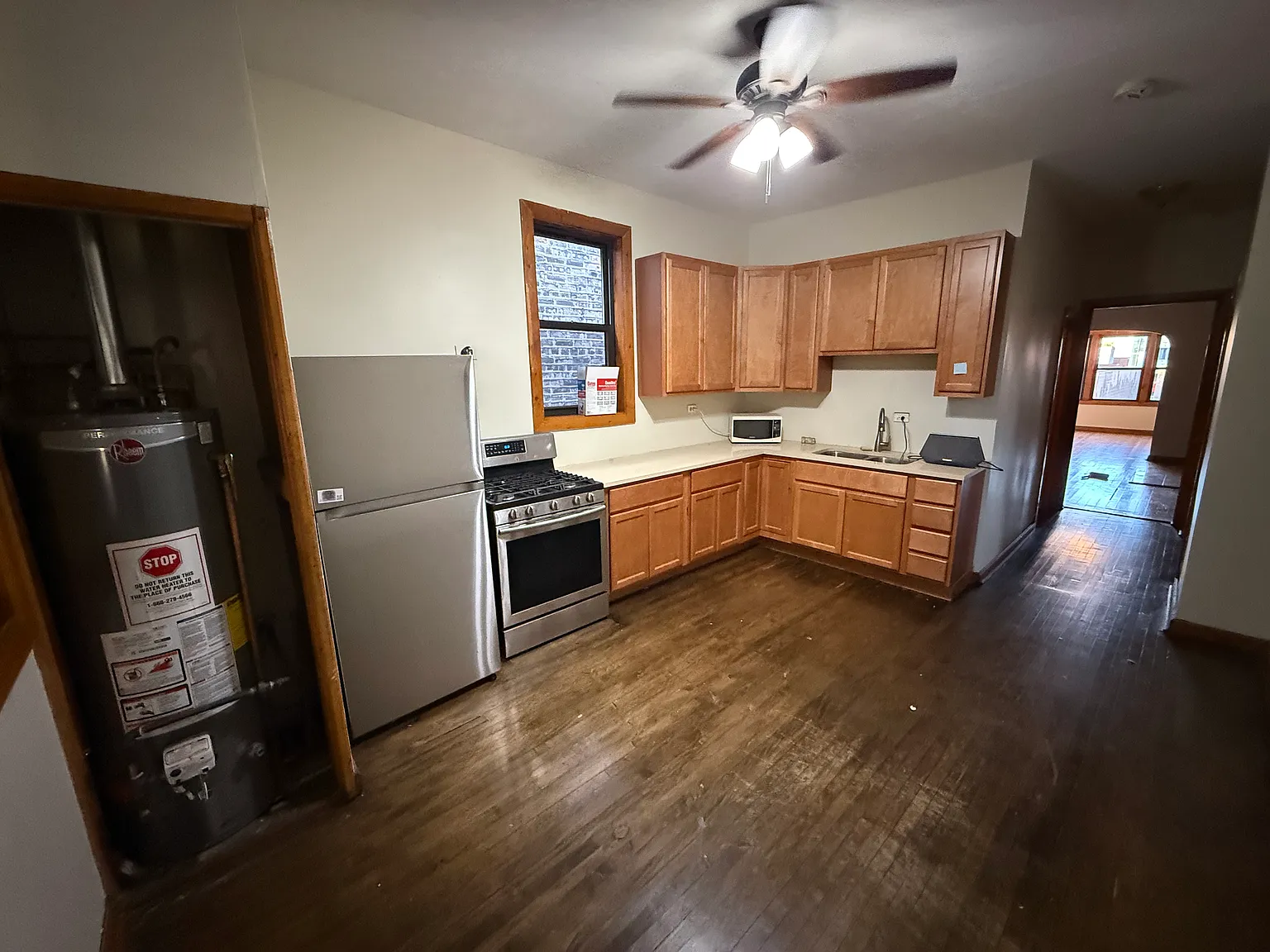 2825 N Milwaukee Ave — Photo 2