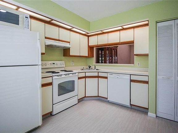 5th image of 2530 Bentley Dr