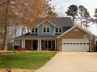 641 Franklin Grove Dr, Mooresville, NC 28115