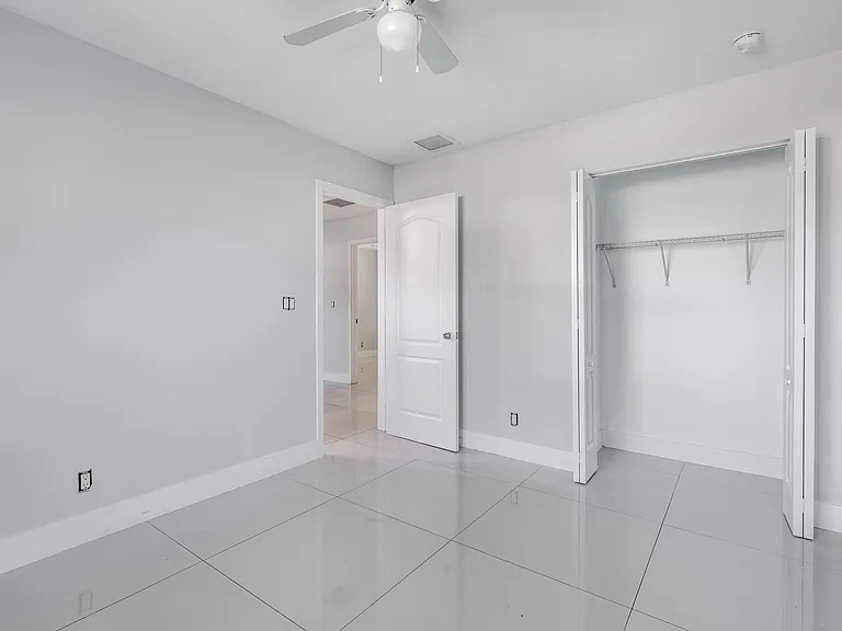 220 Perry Ave #B — Photo 21