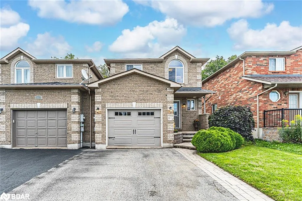 17 Bartor Blvd photo 1