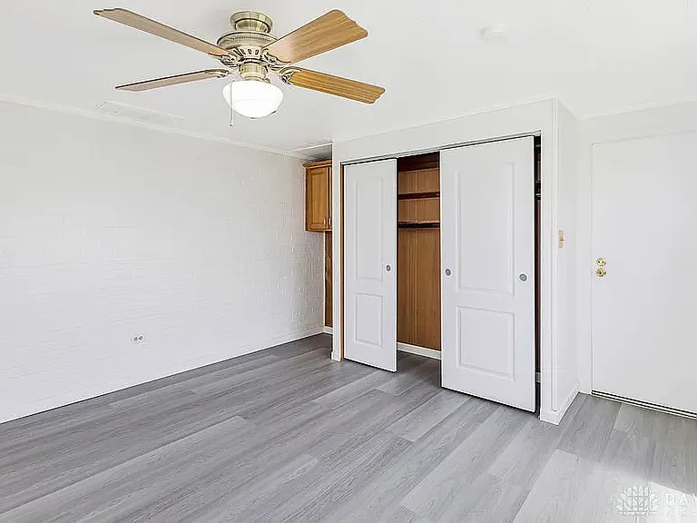 2090 Mattis Dr — Photo 25