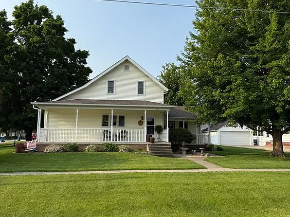 207 E 2nd St, Atkinson, IL 61235