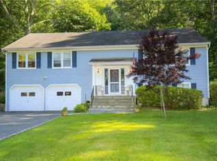 25 Carol Dr, Mount Kisco, NY 10549