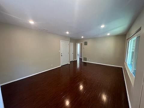 3rd image of 1016 N Edinburgh Ave