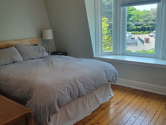 5th image of 53 Cambridge Ave