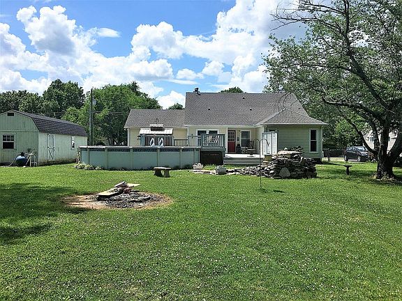 3rd image of 607 Windwood Dr