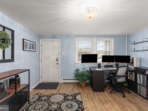 3rd image of 732 Green St