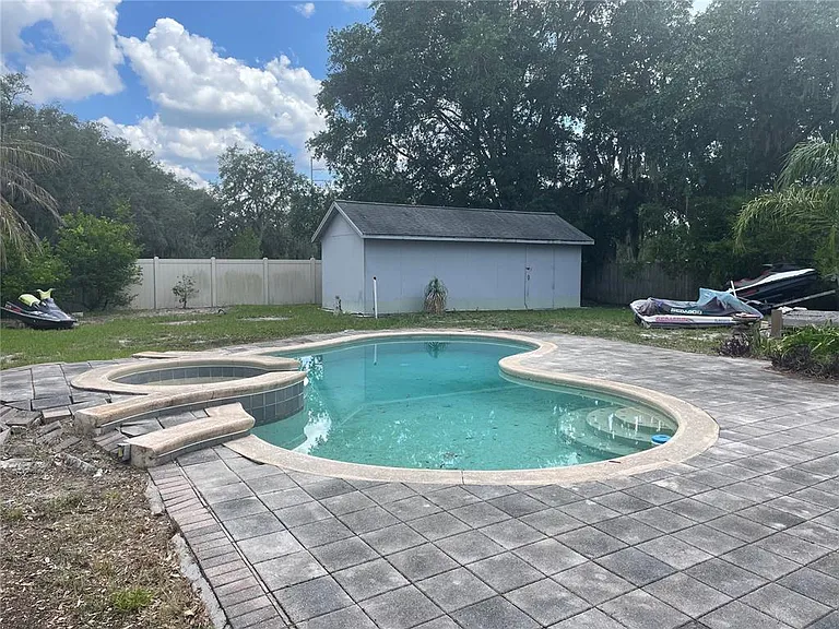 9828 Bubbling Brook Ct — Photo 20