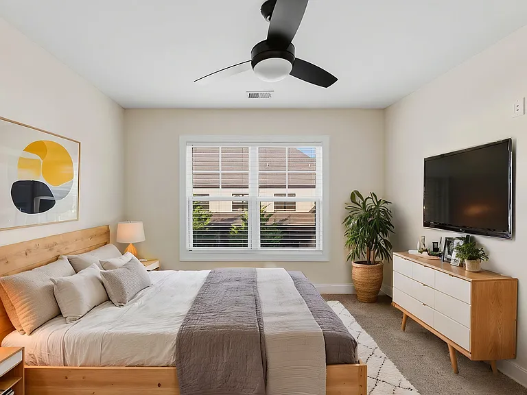1020 Easton Ct — Photo 31