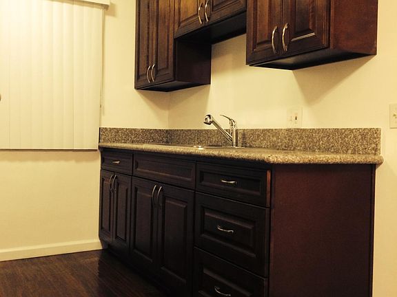 5th image of 272 W Tujunga Ave