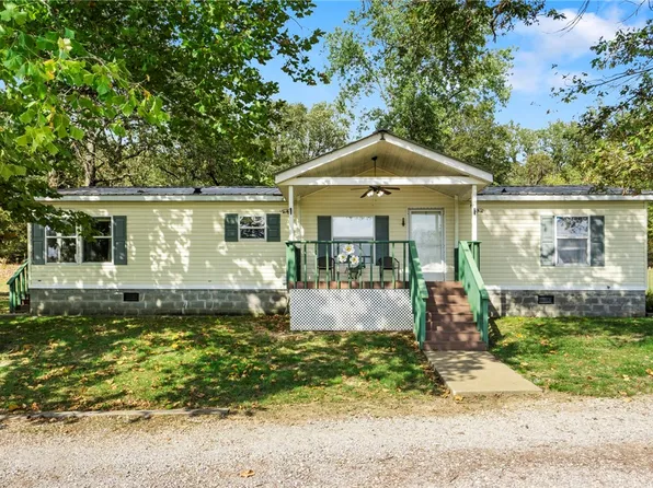 17901 Hook Monument Dr, Siloam Springs, AR 72761