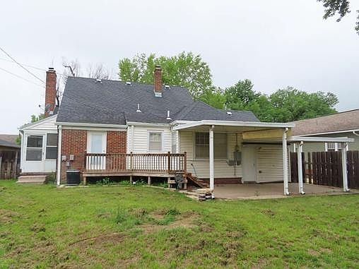 2nd image of 1918 N Ash St