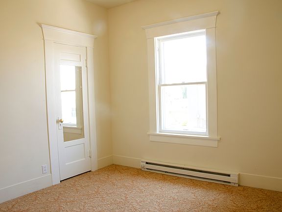 3rd image of 230 W Whitman Dr #1