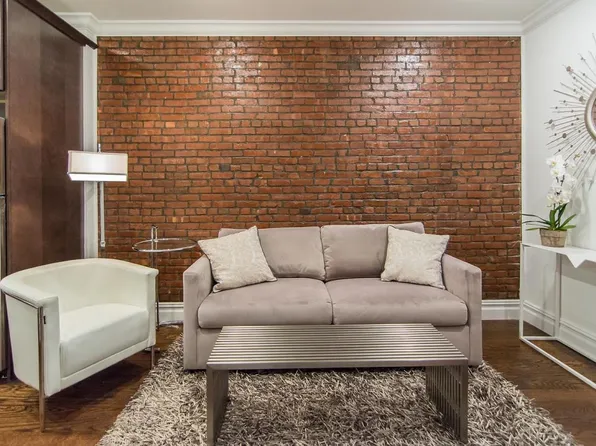 305 1st Street image 1 of 7
