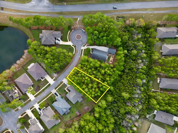 25 Melody Ln, Freeport, FL 32439