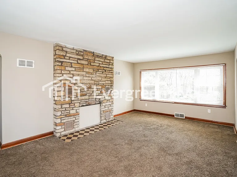 5708 N 74th St — Photo 4