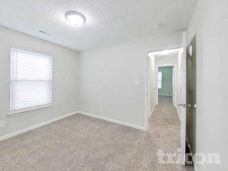 2880 Lakestream Dr — Photo 16