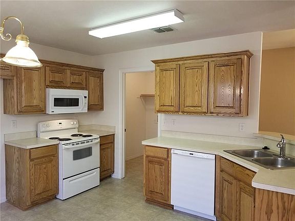 4th image of 5804 Berryhill Dr