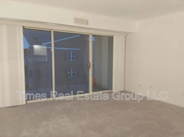 400 Drummers Ln, Wayne, PA 19087