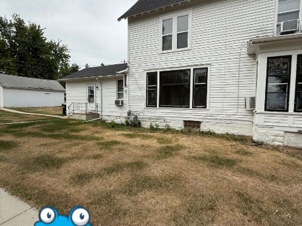 605 Central Ave N  , Valley City, ND 58072 – 3-bedroom rental in Valley City