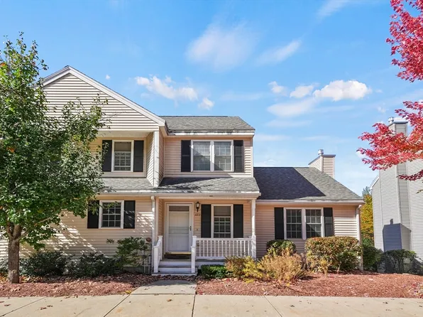 123 Constitution Dr, Fitchburg, MA 01420