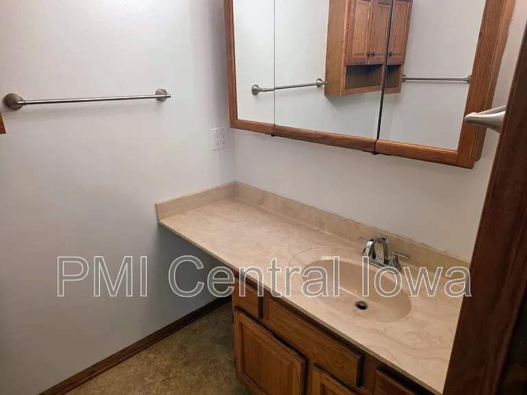 5310 Brookview Dr — Photo 17
