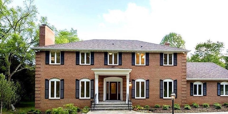 1st image of 1010 Murphy Dr