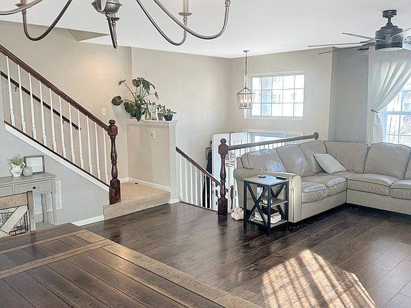 5th image of 1260 Derry Ln