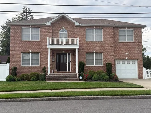 264 Doherty Ave, Elmont, NY 11003