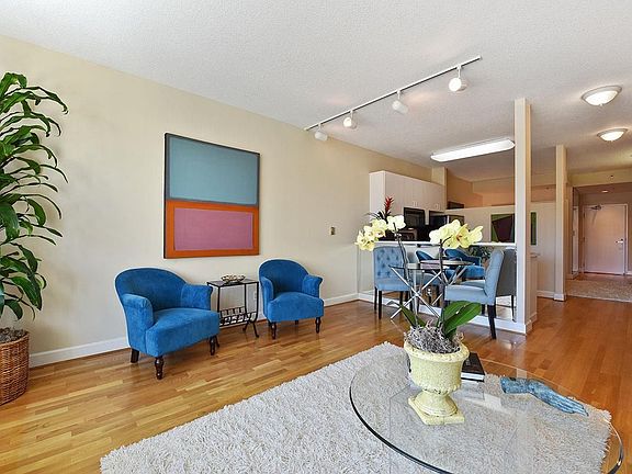 5th image of 220 Lombard St APT 620