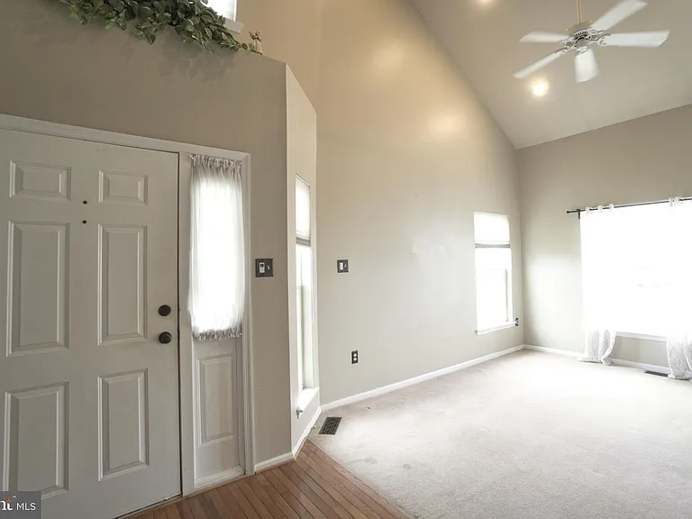 2041 Greenes Way Cir — Photo 9