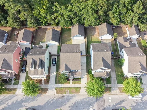 4th image of 1634 Sparkleberry Ln
