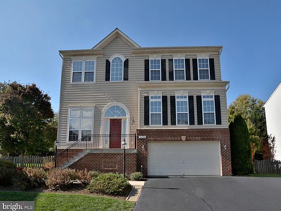 3rd image of 1688 Winterwood Ct