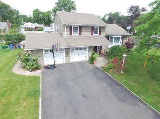 2380 Colonial Dr, Clark, NJ 07066