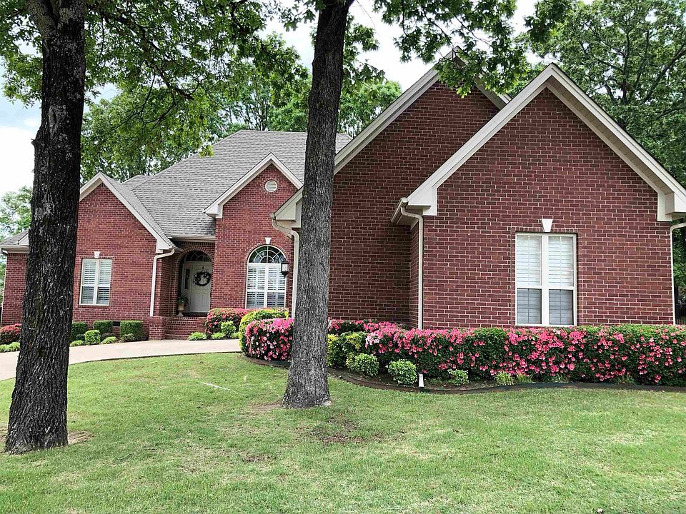 1st image of 126 Black Oak Pl