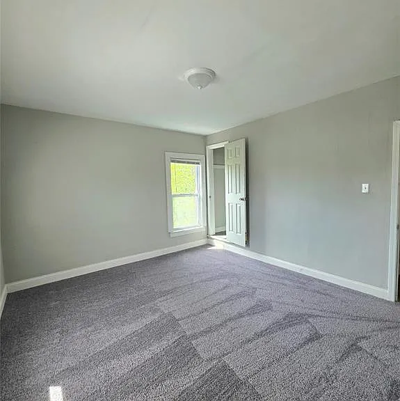 2927 Seyburn St — Photo 25