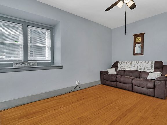 4th image of 410 11th Ave