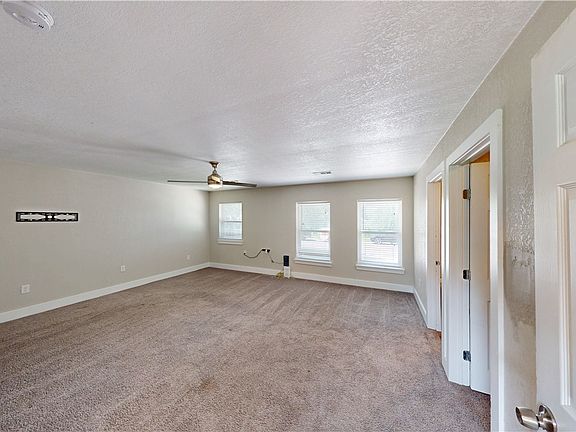 3rd image of 1701 Janis Dr