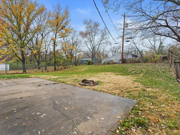 11312 Ditman Ave — Photo 13
