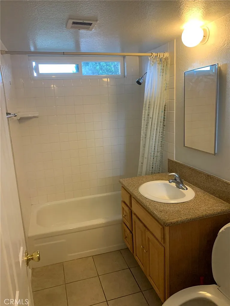 2 bed, 923 sqft, $2,400 — Photo 4