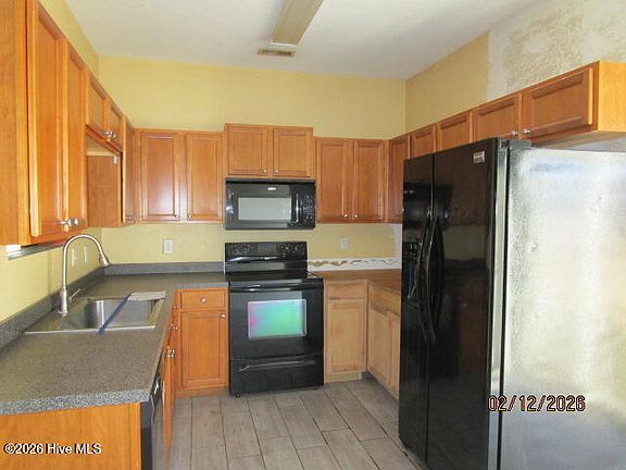 4th image of 1036 Scott Road