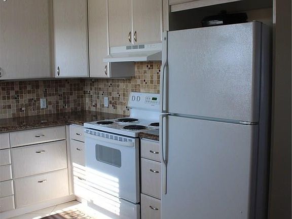 4th image of 4114 Oakridge V #4114