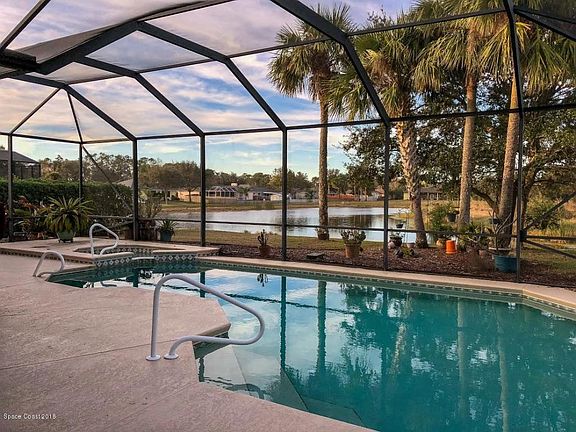 3rd image of 6462 Flora Vista Pl