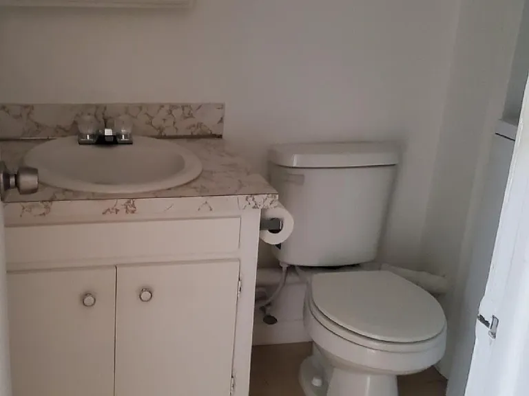 110 Stratford E #H — Photo 10