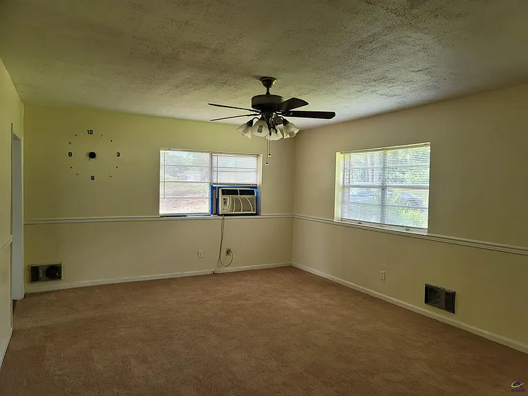 605 S Pleasant Hill Rd — Photo 8