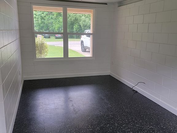 5th image of 1133 N Palmetto Cir
